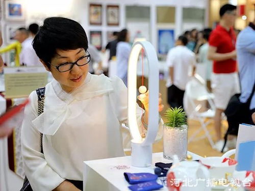 传统与创新交融 河北展馆特色文化产品引众人驻足